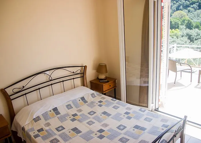 Апартаменты Filoxenia Geni (Lefkada)